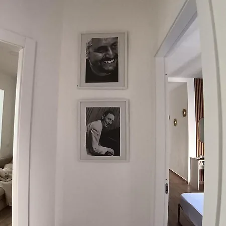 Niluna Naples