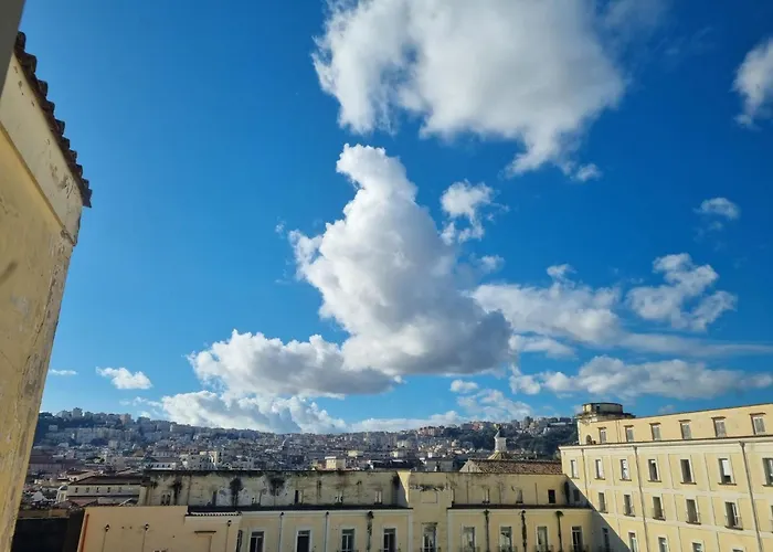 Alojamento de Acomodação e Pequeno-almoço Niluna Nápoles